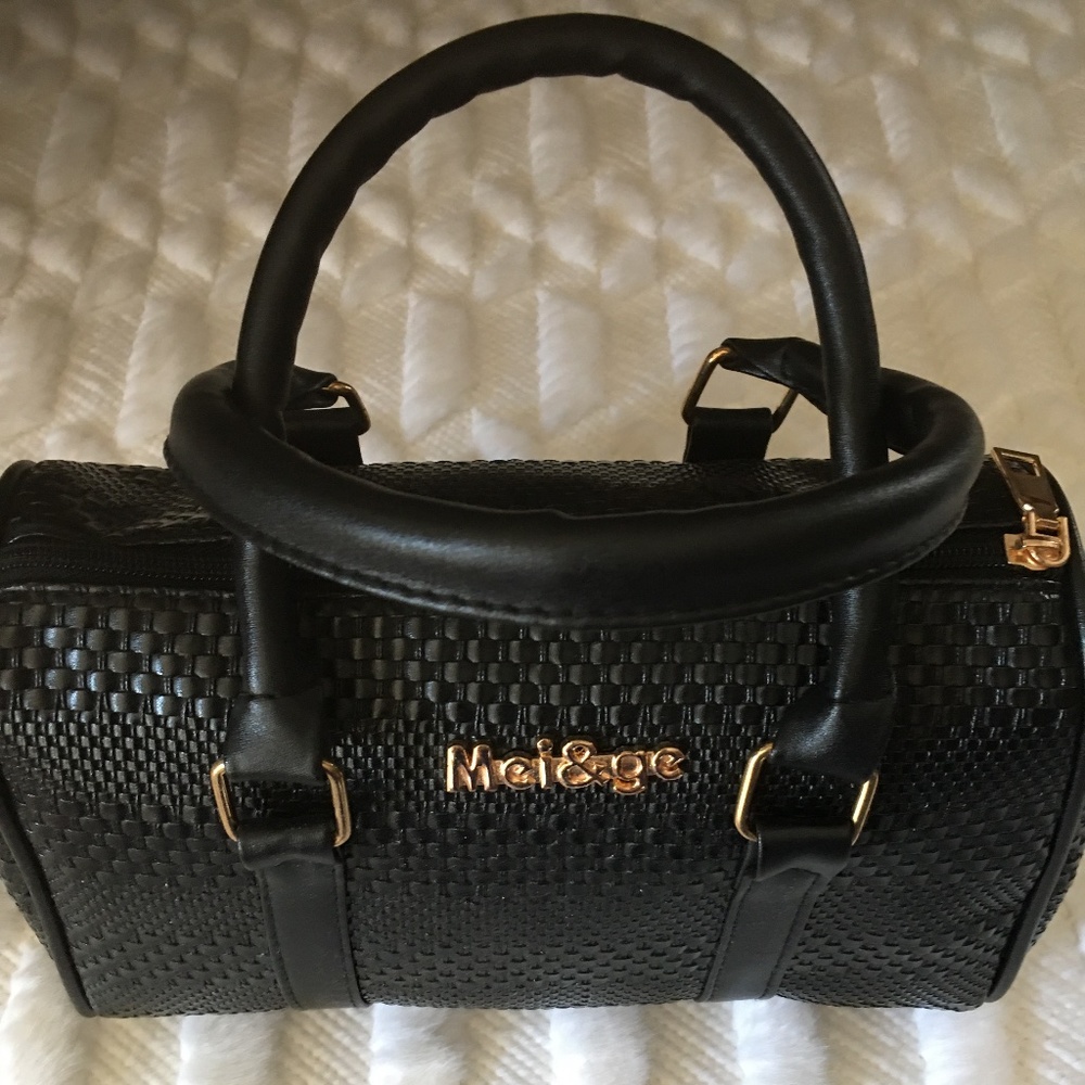 Mei & Ge Black Purse Handbag